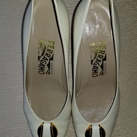 Ferragamo Ivory color heels, Size 7.5 - Picture 1 of 1